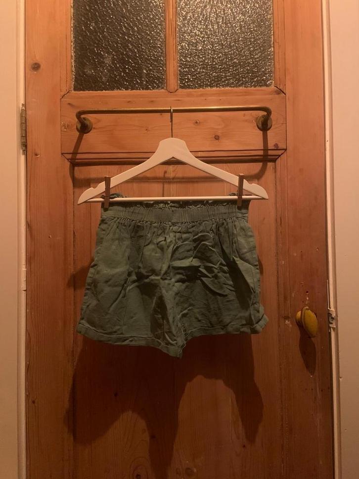 Groene Shorts - Zomerklaar!, Kleding | Dames, Broeken en Pantalons, Zo goed als nieuw, Maat 38/40 (M), Groen, Kort, Ophalen of Verzenden