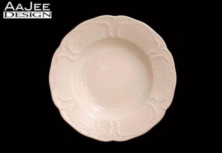 Rosenthal - Sanssouci - Diep bord - Porselein - Wit, Huis en Inrichting, Keuken | Servies, Zo goed als nieuw, Bord(en), Effen