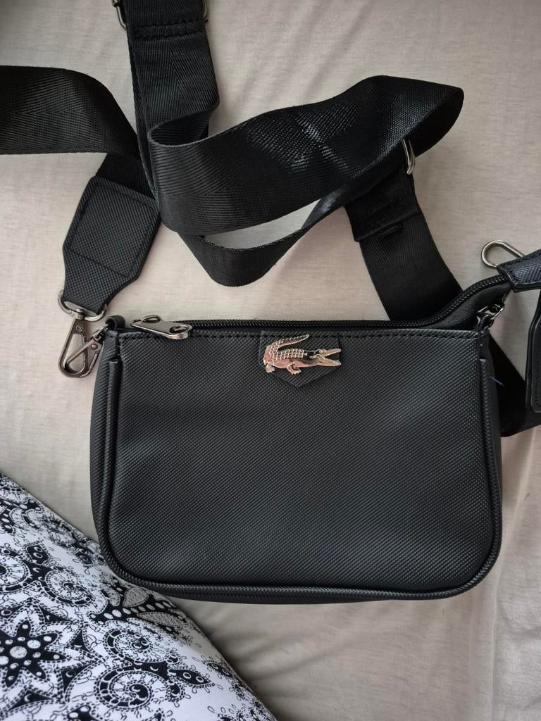 Lacoste tasje, Sieraden, Tassen en Uiterlijk, Tassen | Damestassen, Ophalen of Verzenden
