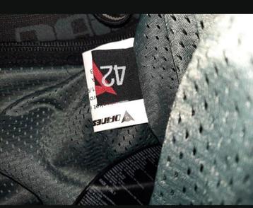 Mooi leren dainese pak  beschikbaar voor biedingen