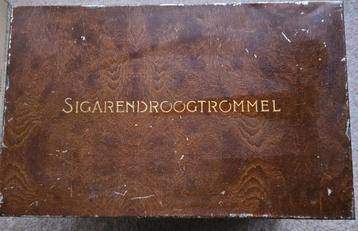 Sigarendroogtrommel van blik - retro object voor verzamelaar beschikbaar voor biedingen