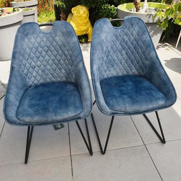 2 Blauwe Velvet Eetkamerstoelen - Zo Goed Als Nieuw beschikbaar voor biedingen