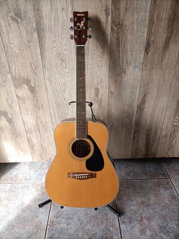 Yamaha FG-422 Akoestische Gitaar beschikbaar voor biedingen