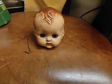 Leuk popje beschikbaar voor biedingen