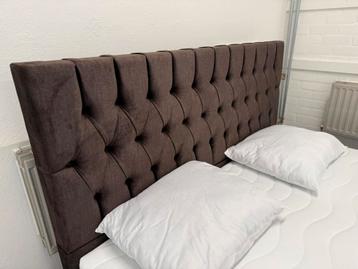 Showmodel boxspring gecapitoneerd 180x200 cm €999,- beschikbaar voor biedingen