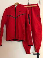 Nike Tech Vest en broek Rood maat S, Kleding | Heren, Sportkleding, Overige typen, Nike, Overige maten, Ophalen of Verzenden