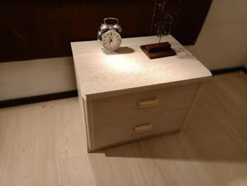 2 Vintage nachtkastjes jaren 80 € 12,50 beschikbaar voor biedingen