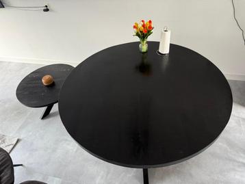 Mooie ronde eettafel beschikbaar voor biedingen