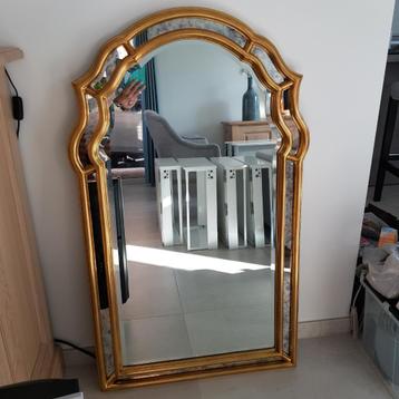 bijzondere spiegel beschikbaar voor biedingen