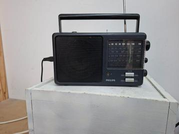 vintage goede draagbare radio philips beschikbaar voor biedingen