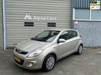 Hyundai I20 1.2i DynamicVersion Airco / 5-deurs / APK 06-202, Gebruikt, 4 cilinders, Origineel Nederlands, Bedrijf