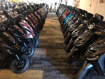 GROOTAANBOD: PIAGGIO ZIP 45KM BROM SPRINT AEROX SPEEDFIGHT beschikbaar voor biedingen
