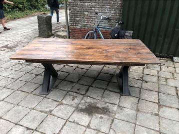 Stamtafel 1x2,2 beschikbaar voor biedingen