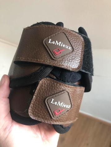 ZGAN LeMieux Springschoenen Bruin Mt S Pony Nieuwstaat beschikbaar voor biedingen
