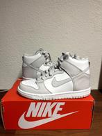 Nike Dunk High Vast Grey (GS)	maat 38, Nieuw, Ophalen of Verzenden, Sneakers of Gympen, Grijs