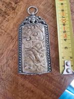 Antieke, Tibetaanse hanger met been., Ophalen of Verzenden