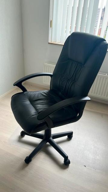 Bureau stoel beschikbaar voor biedingen