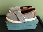 Nieuwe Toms schoenen / instappers maat 23.5, Schoentjes, Jongetje of Meisje, Nieuw, Ophalen of Verzenden