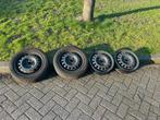 2 winterbanden met 4 ijzeren velgen, 17 inch, Velg(en), Gebruikt, Personenwagen