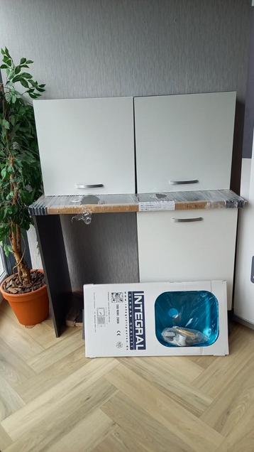 Keukenblok 120cm nieuw in doos en uit voorraad leverbaar beschikbaar voor biedingen