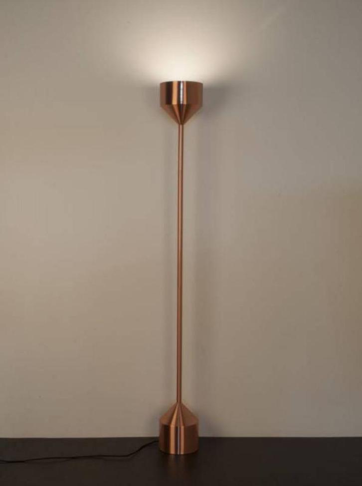Design vloerlamp Zuiver Torch (koper), Huis en Inrichting, Lampen | Vloerlampen, Zo goed als nieuw, 150 tot 200 cm, Ophalen