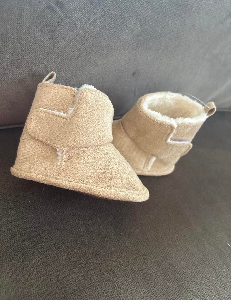 Mini Uggs maat 17,5 - Nieuw, Kinderen en Baby's, Jongetje of Meisje, Laarsjes, Nieuw, Ophalen of Verzenden
