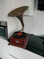 oude grammofoon met hoorn, Ophalen