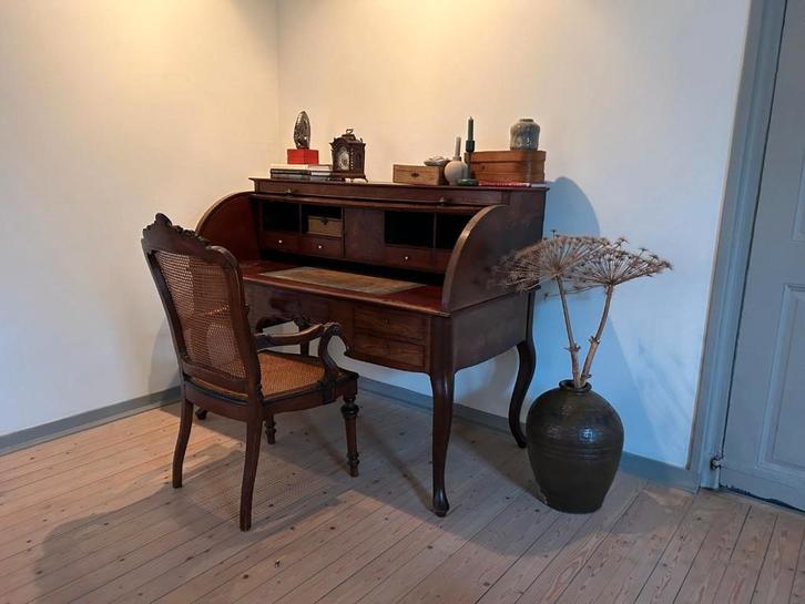 Antiek / brocante rol bureau met bijpassende stoel, Huis en Inrichting, Bureaus, Gebruikt, Bureau, Ophalen