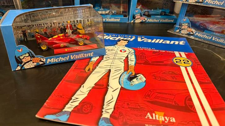 Nr22. Leader F1 1993 (+boekje) - Michel Vaillant, Hobby en Vrije tijd, Modelauto's | 1:43, Gebruikt, Auto, Overige merken, Ophalen of Verzenden