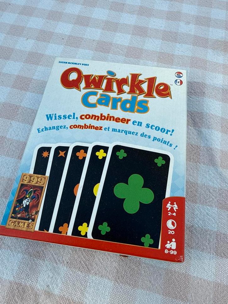 Qwirkle Cards - Kaartspel, Hobby en Vrije tijd, Gezelschapsspellen | Kaartspellen, Zo goed als nieuw, Drie of vier spelers, Ophalen of Verzenden