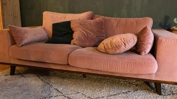 GRATIS roze bank beschikbaar voor biedingen
