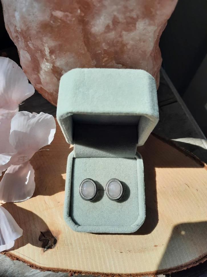 Mooie zilveren rozenkwarts oorknopjes te koop, Sieraden, Tassen en Uiterlijk, Edelstenen, Nieuw, Verzenden