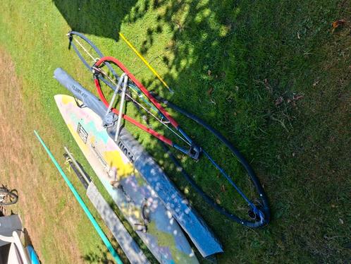 Gratis Windsurf plank met toebehoren, Watersport en Boten, Windsurfen, Gebruikt, Plank, 300 cm of meer, Met vin(nen), 5 tot 7 m²