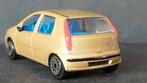 Fiat Punto 1:43 Majorette Pol, Hobby en Vrije tijd, Modelauto's | 1:43, Verzenden, Zo goed als nieuw