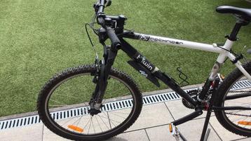 Mountanbike Btwin rochrider voor  €10,-. beschikbaar voor biedingen