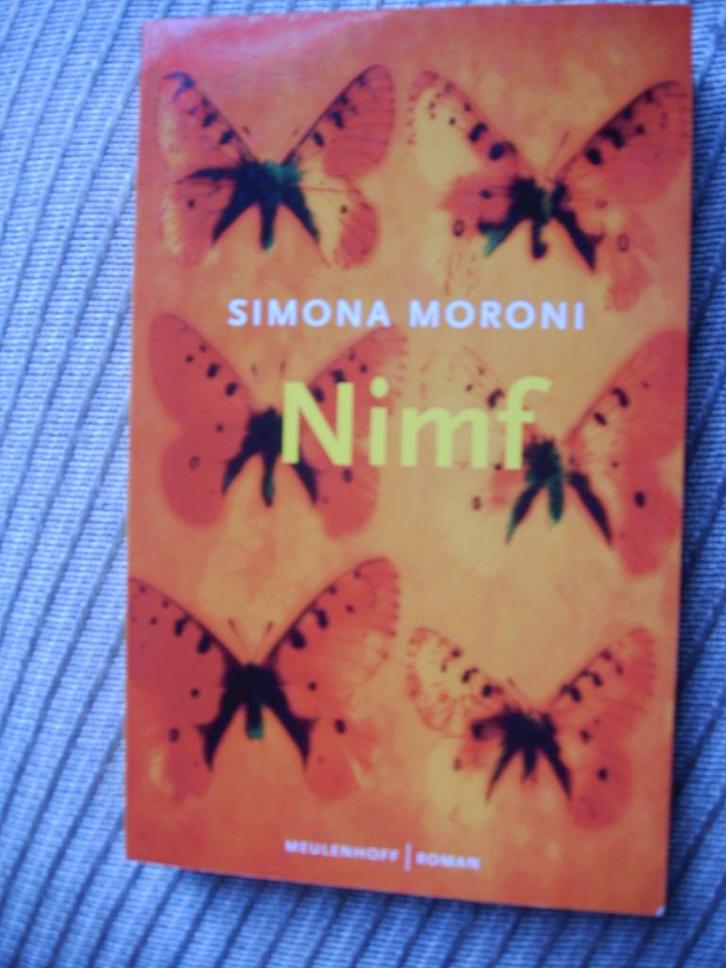 Nimf Simona Moroni, Boeken, Romans, Zo goed als nieuw, Ophalen of Verzenden