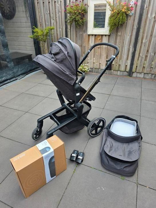 Joolz Day+ kinderwagen antraciet – met reiswieg, voetenzak &, Kinderen en Baby's, Kinderwagens en Combinaties, Zo goed als nieuw