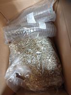 Petrischalen , spuiten , naalden en perliet, Ophalen of Verzenden