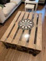 Prachtige salontafel met ingebouwd dartbord en bieropeners., Minder dan 45 cm, Ophalen of Verzenden, Zo goed als nieuw, Hout