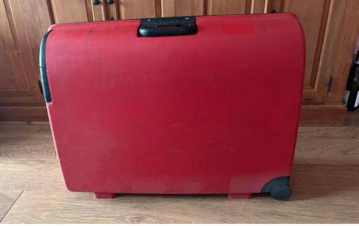Carlton Koffer - Rode Reiskoffer, Sieraden, Tassen en Uiterlijk, Koffers, Gebruikt, Hard kunststof, 50 tot 60 cm, 55 cm of meer