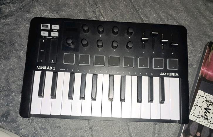 Arturia MiniLab 3 black MIDI Keyboard, Muziek en Instrumenten, Midi-apparatuur, Zo goed als nieuw, Ophalen