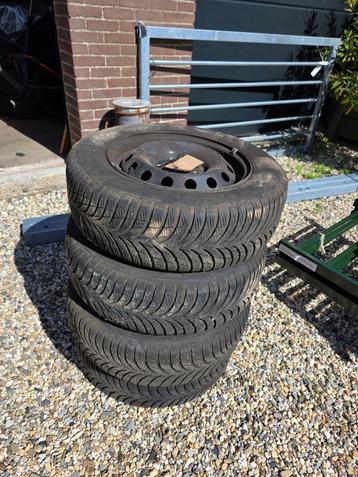 Kia Venga 15 inch stalen winterbanden beschikbaar voor biedingen