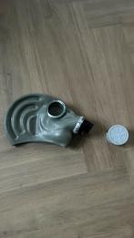 Nieuw: grijs rubberen gasmasker met filter, Ophalen of Verzenden, Landmacht, Nederland, Kleding of Schoenen