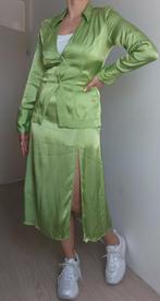 H&M satijne limoen groen pakje setje co ord S 38 rok blouse, Groen, Kostuum of Pak, H&M, Zo goed als nieuw