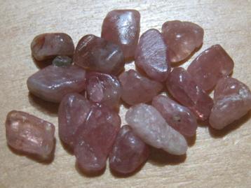 e. 3x 10Kt subtiele edelstenen RUBELLIET (3) (ROZE TOERMALIJ beschikbaar voor biedingen