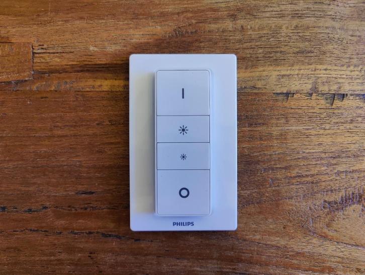 Philips Hue Dimmer Switch v1, Huis en Inrichting, Lampen | Losse lampen, Gebruikt, Overige typen, Minder dan 30 watt, E27 (groot)
