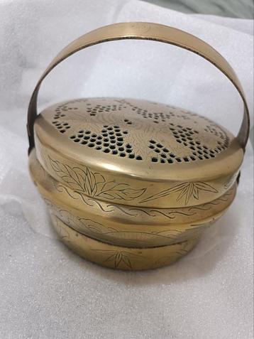 Prachtig vintage Chinees wierookvat gemaakt van messing beschikbaar voor biedingen