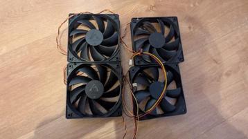 120mm case fans beschikbaar voor biedingen