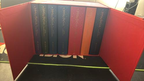 Harry Potter boekenset hardcover (Engels), Boeken, Fantasy, Zo goed als nieuw, Ophalen of Verzenden