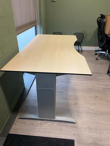 Mooie Bureautafel - In hoogte verstelbaar